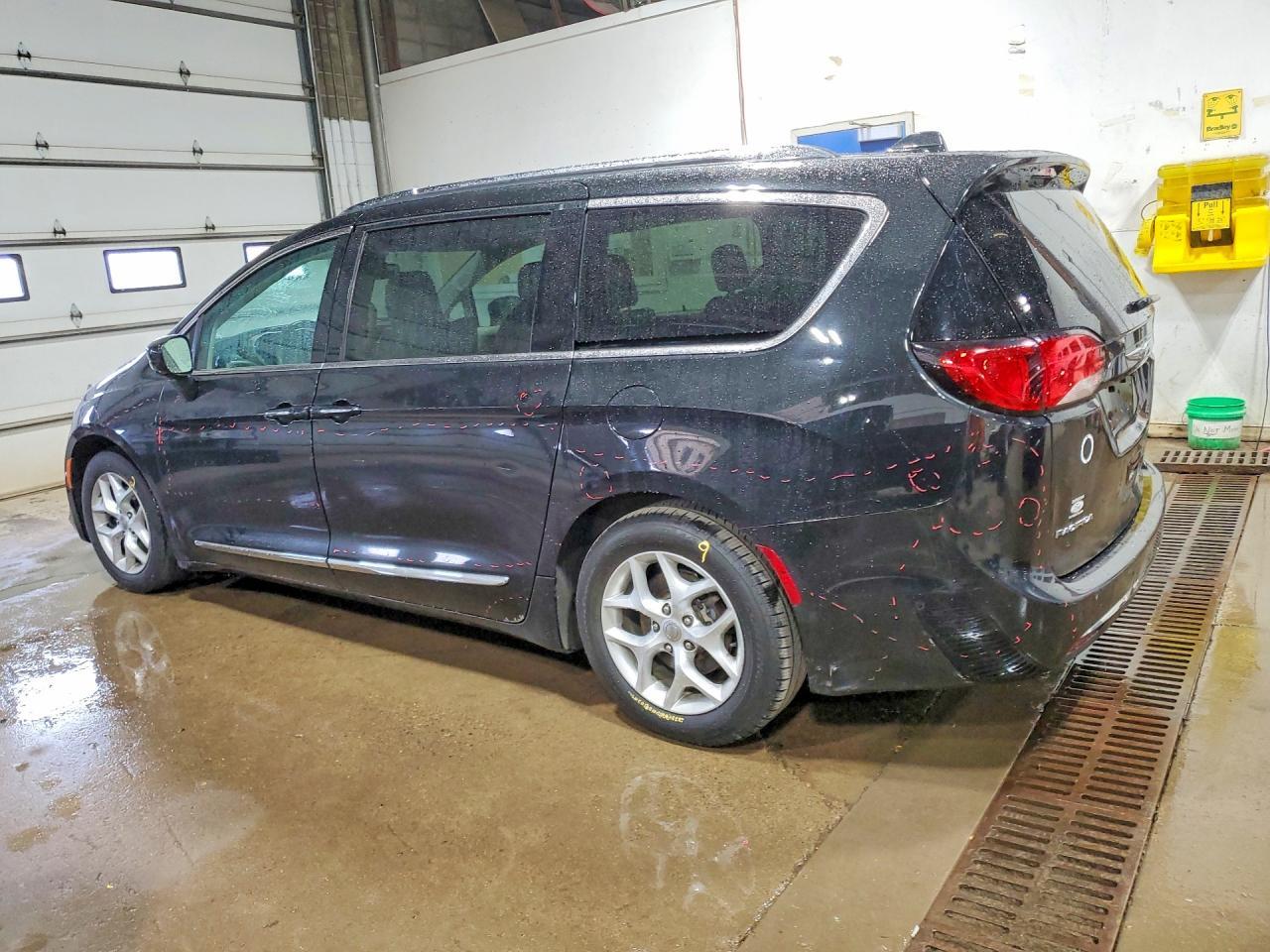 2017 Chrysler Pacifica Touring L Plus - Image 2