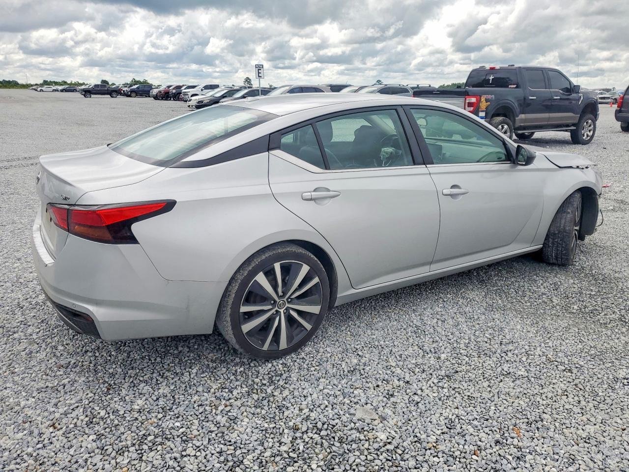 2022 Nissan Altima Sr - Фото 3