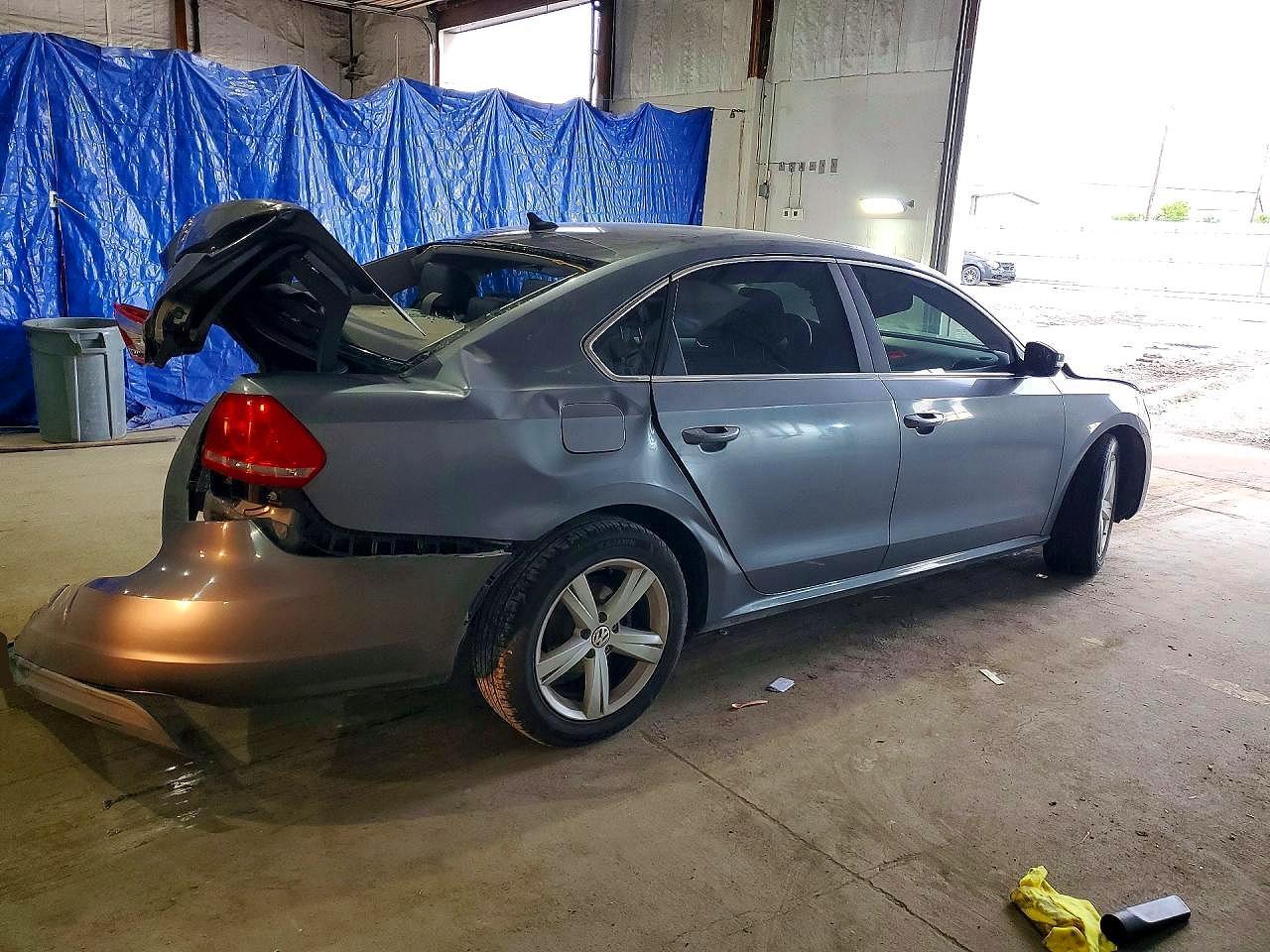2013 Volkswagen Passat Se - Image 3