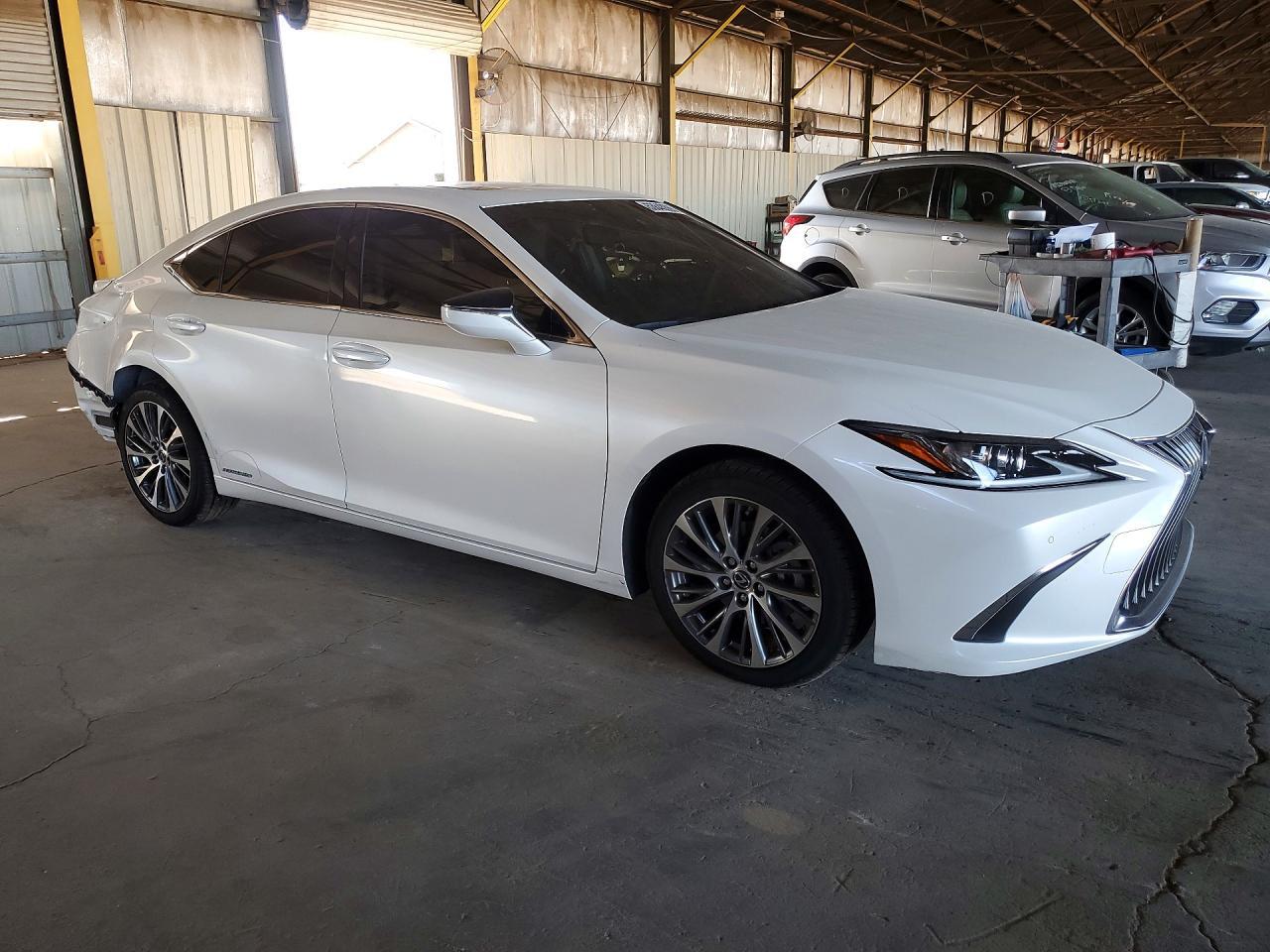 2019 Lexus Es 300H - Фото 4