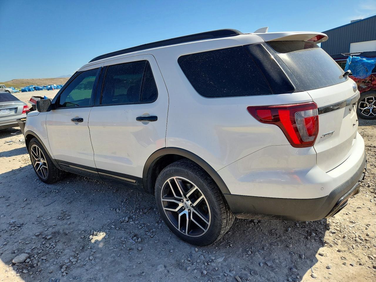 2016 Ford Explorer Sport - Фото 2