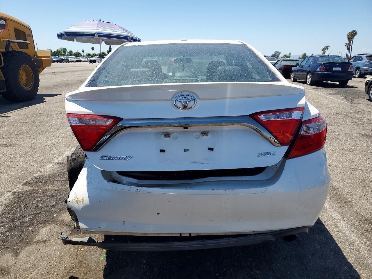 2016 Toyota Camry Xse - Image 6