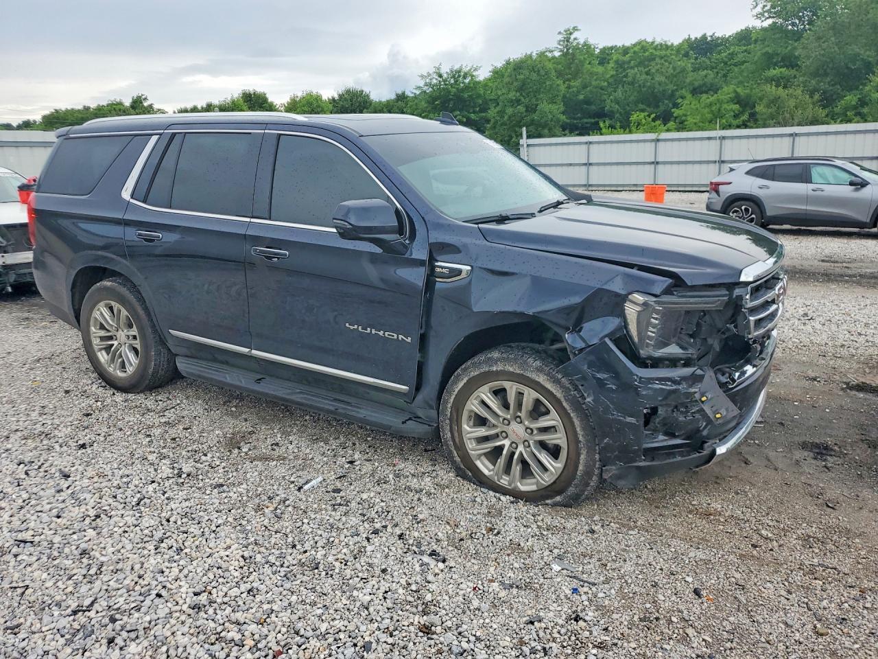 2023 GMC Yukon Slt - Фото 4