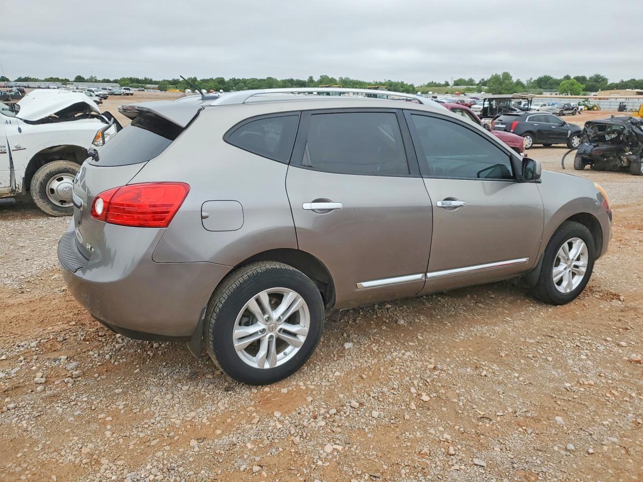 2013 Nissan Rogue S - Image 3