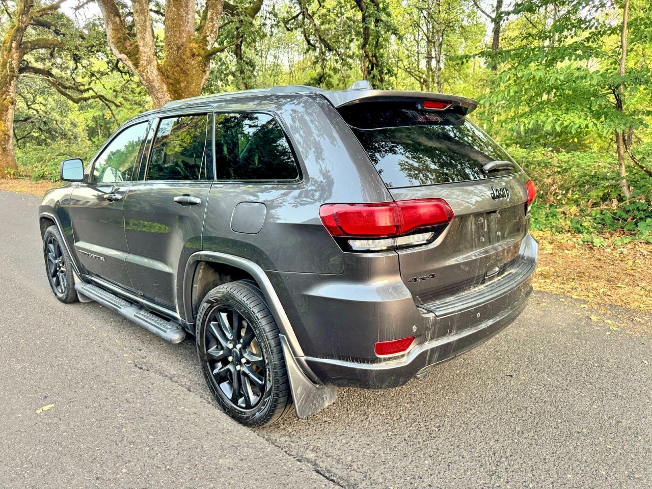 2020 Jeep Grand Cherokee Laredo - Фото 3