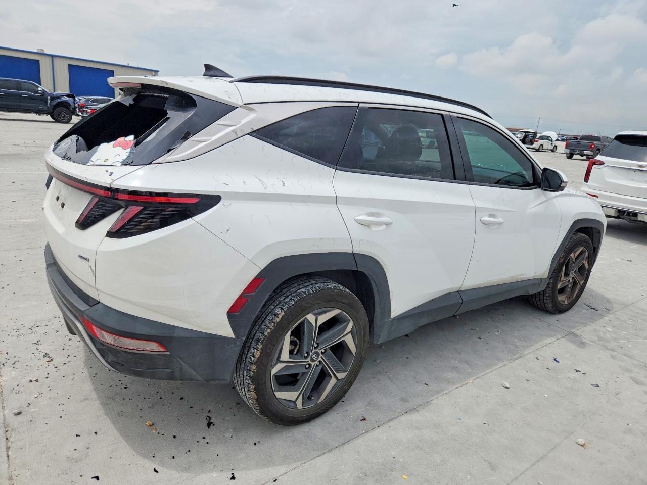 2023 Hyundai Tucson Limited - Image 3