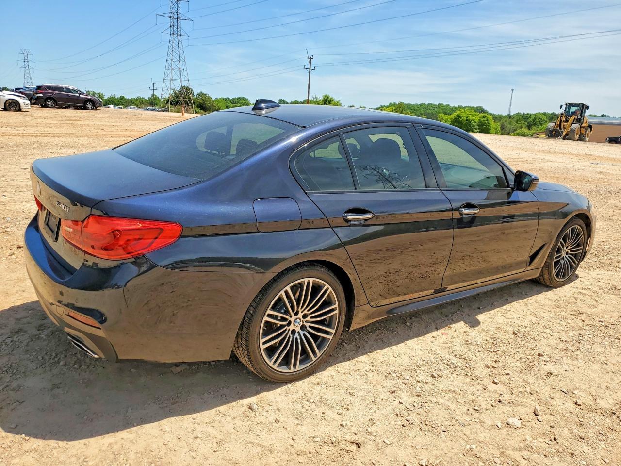 2018 BMW 540 Xi - Image 3