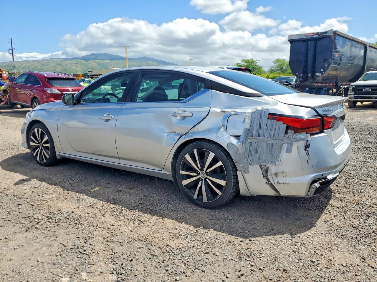 2020 Nissan Altima Sr - Фото 2
