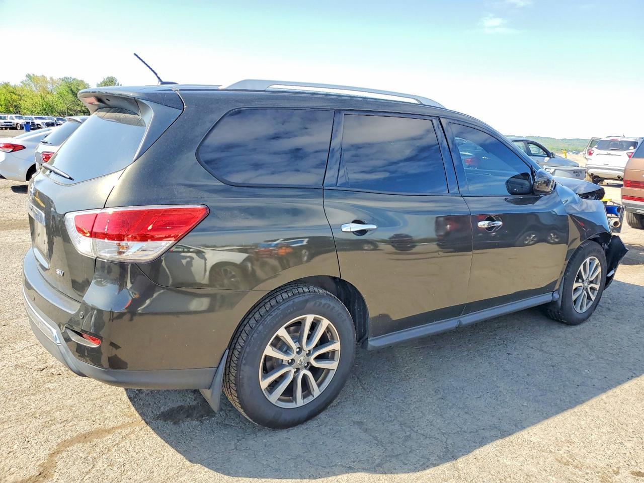 2015 Nissan Pathfinder S - Фото 3
