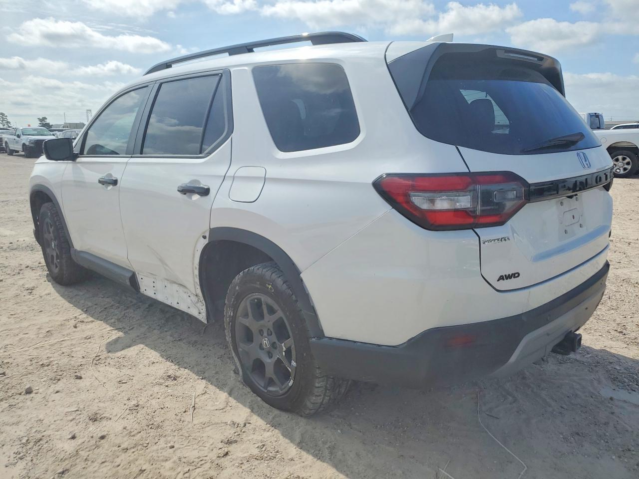 2025 Honda Pilot Trailsport - Фото 2