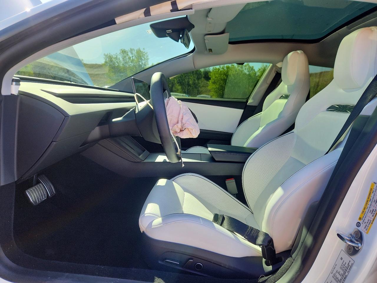 2025 Tesla Model 3 - Image 7