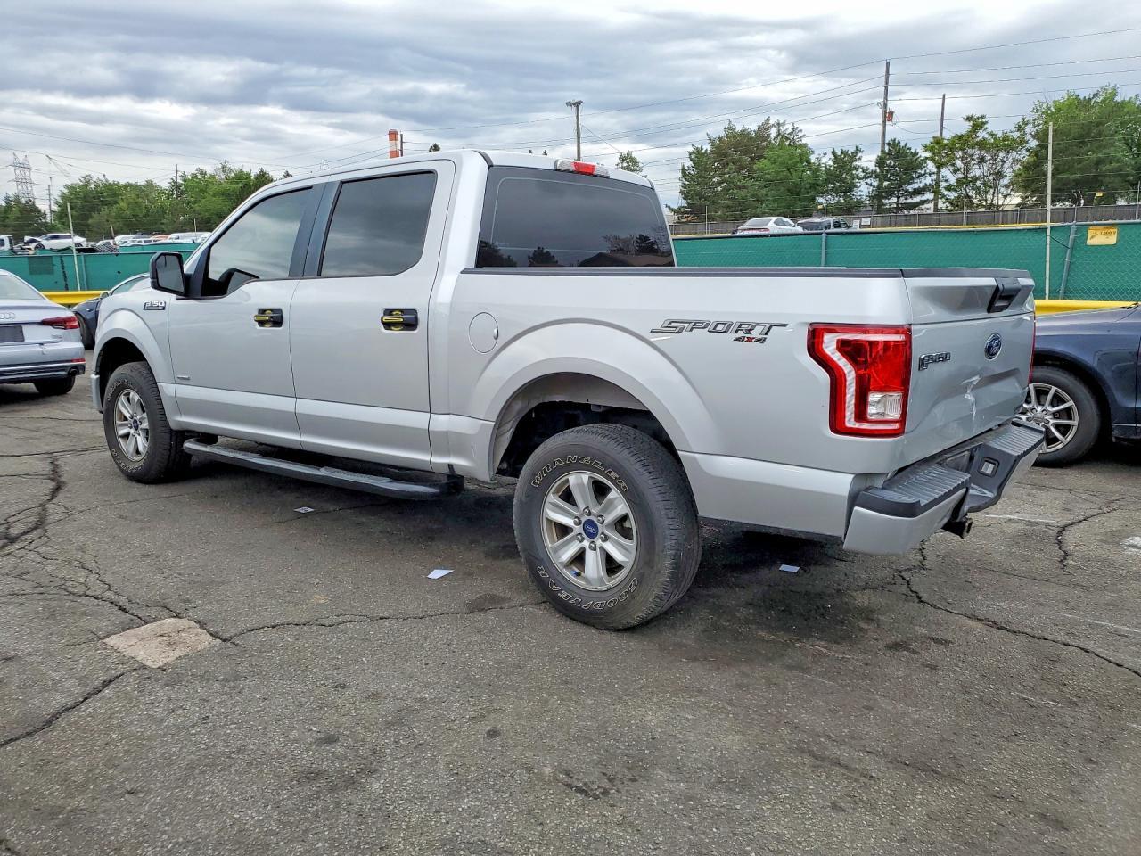 2016 Ford F150 Supercrew - Фото 2