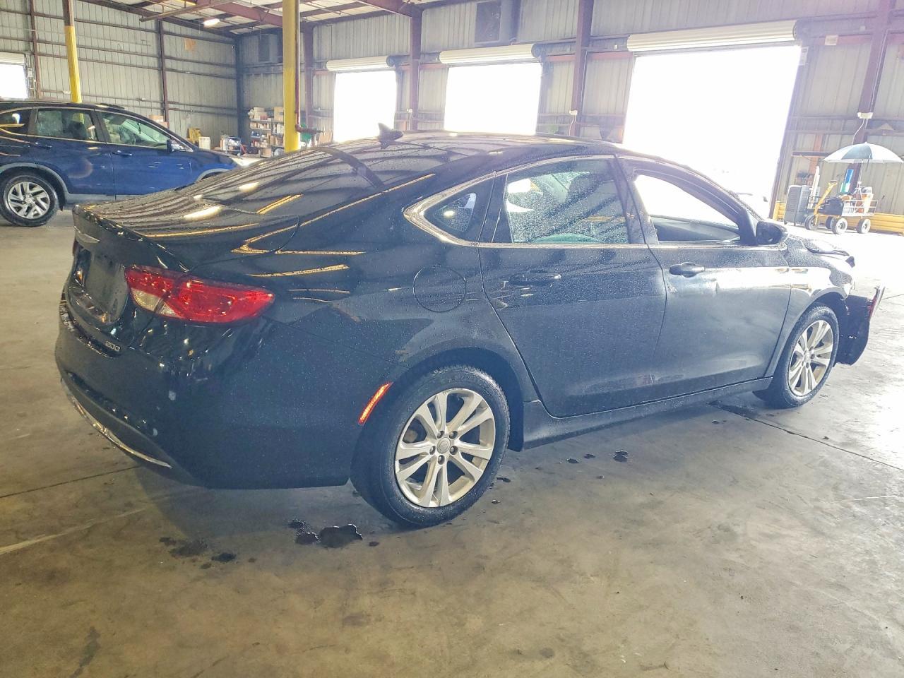 2016 Chrysler 200 Limited - Фото 3