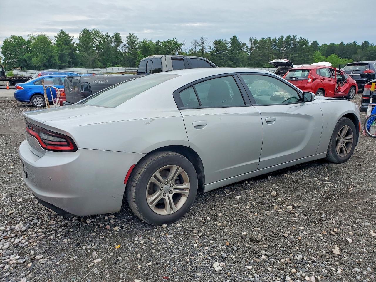 2022 Dodge Charger Sxt - Фото 3