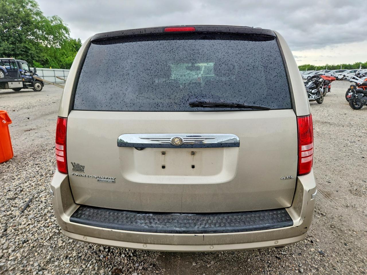 2008 Chrysler Town & Country Limited - Image 6
