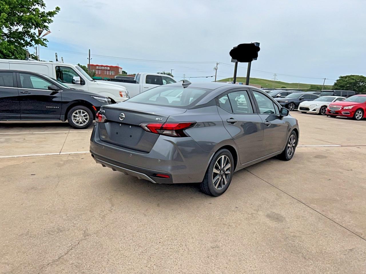 2020 Nissan Versa Sv - Image 4
