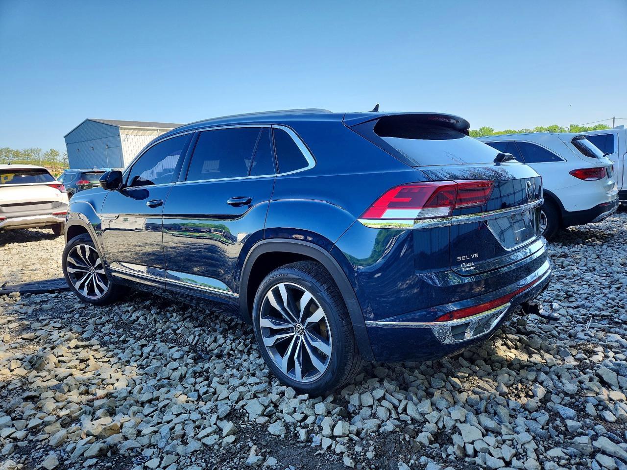 2022 Volkswagen Atlas Cross Sport Sel Premium R-Line - Фото 2