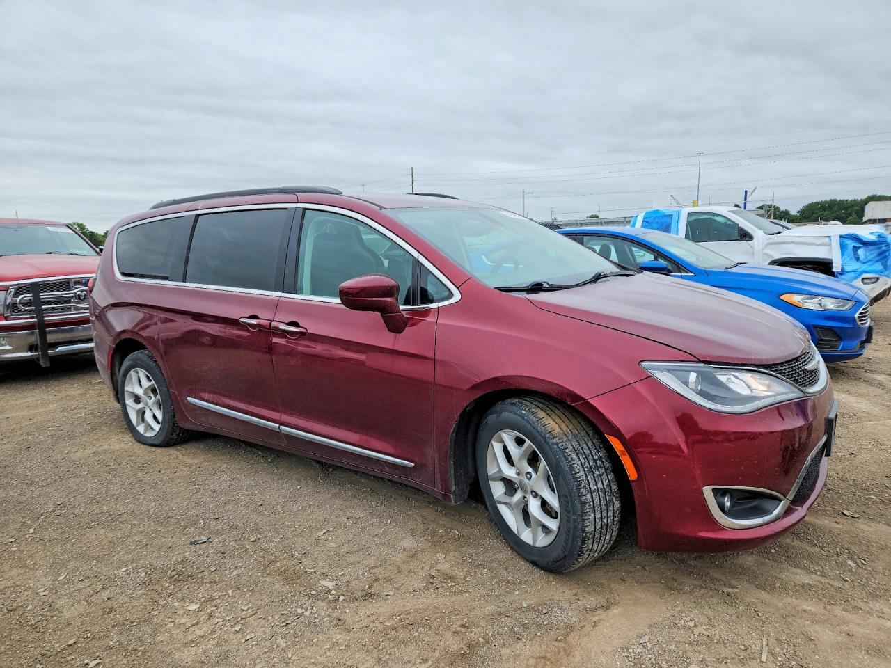 2017 Chrysler Pacifica Touring L - Фото 4