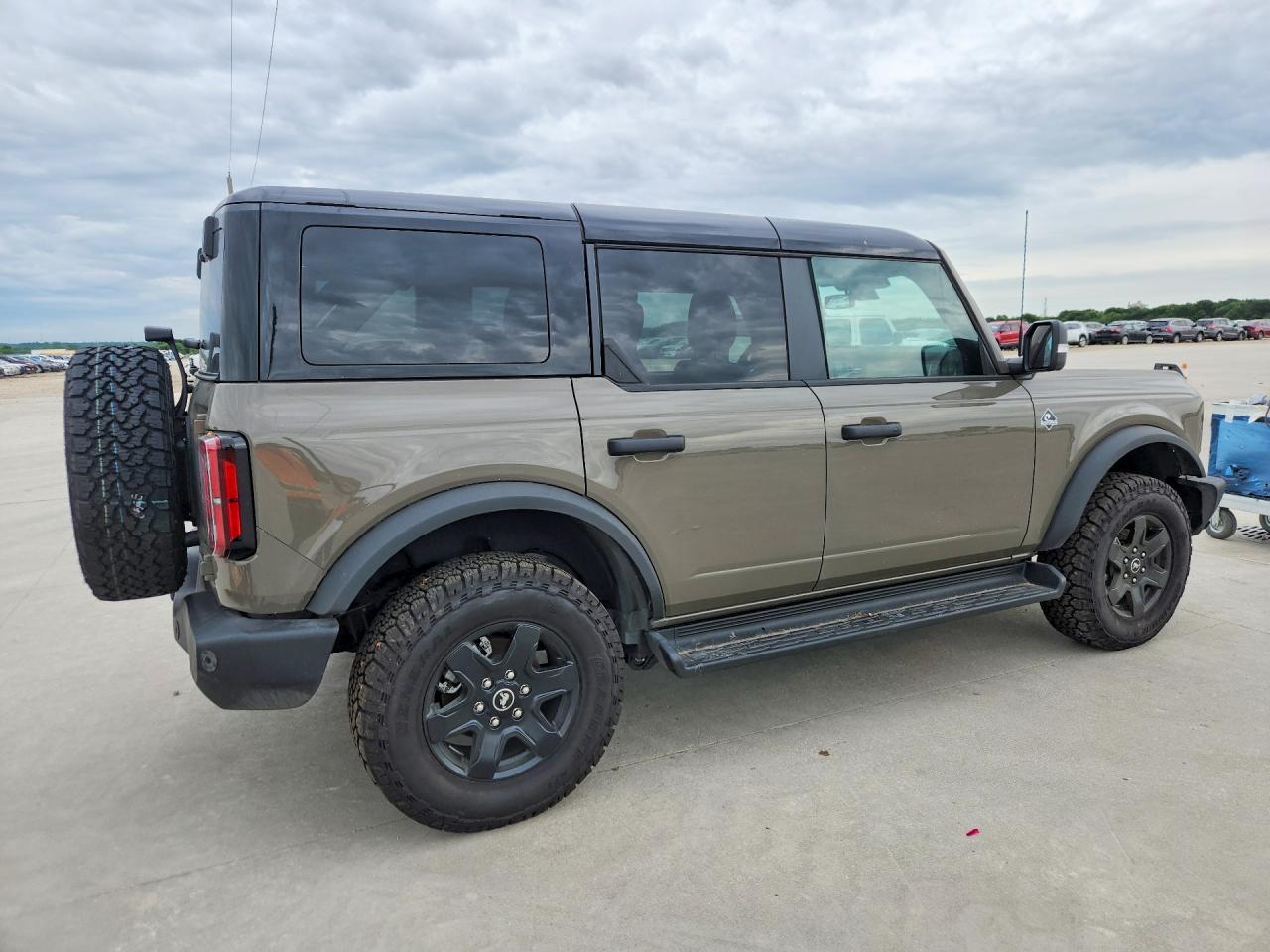 2025 Ford Bronco Outer Banks - Фото 3