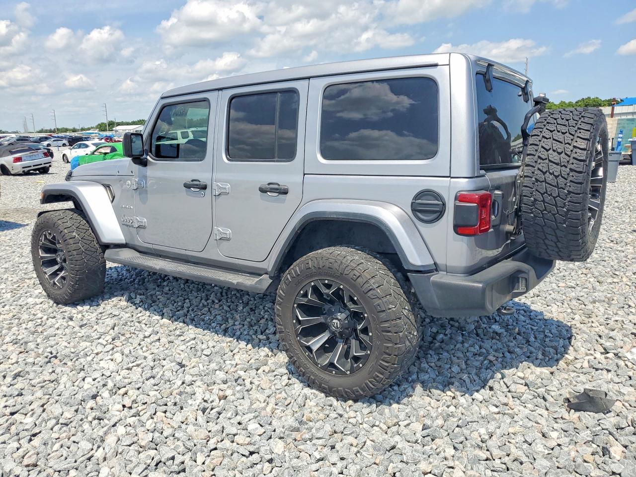 2021 Jeep Wrangler Unlimited Sahara - Фото 2