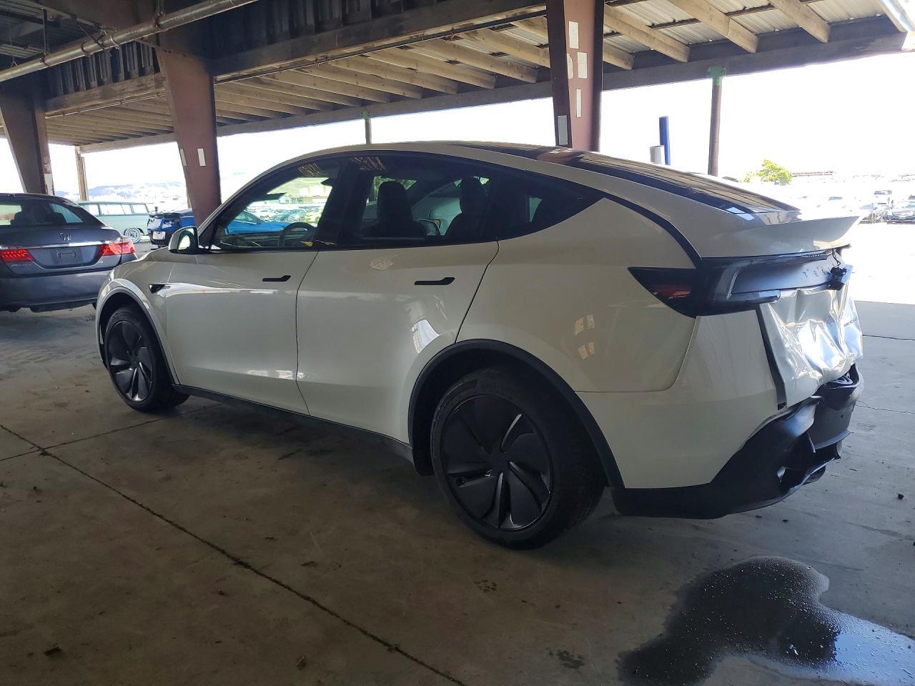 2026 Tesla Model Y - Фото 2