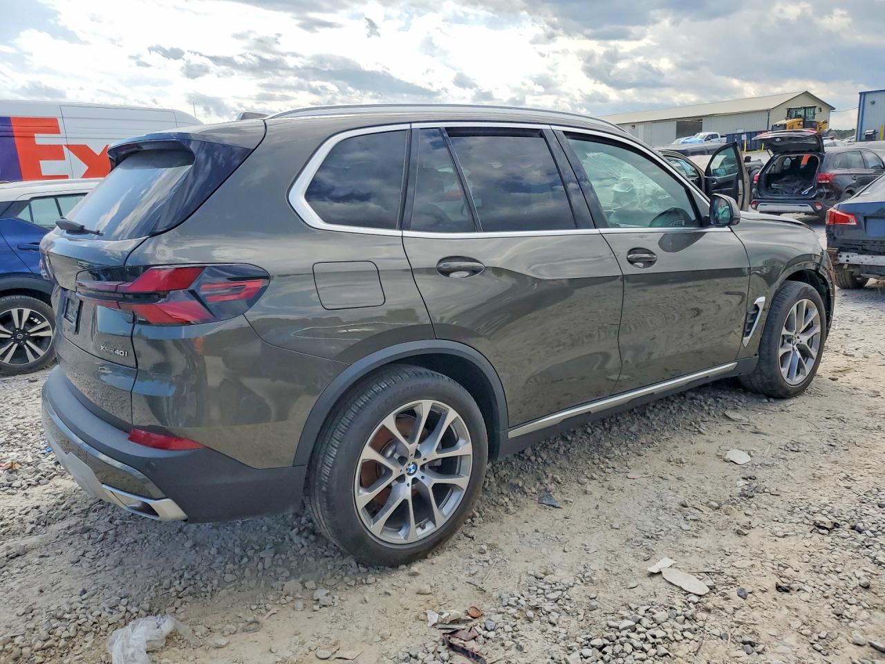 2025 BMW X5 xDrive40I - Image 3