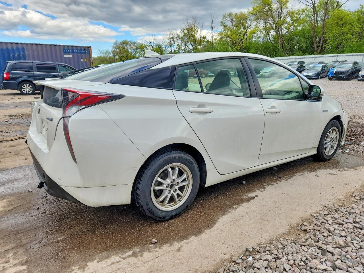 2017 Toyota Prius Two - Фото 3