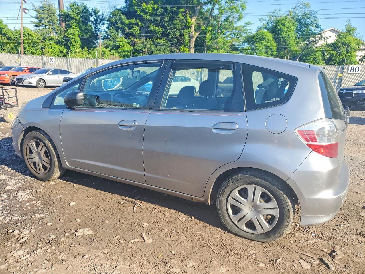 2010 Honda Fit - Фото 2