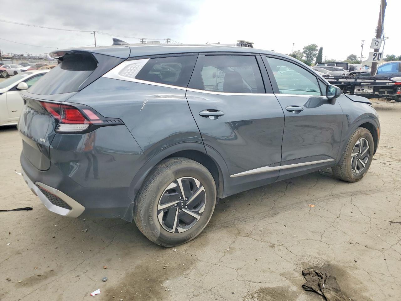 2024 Kia Sportage Lx - Image 3