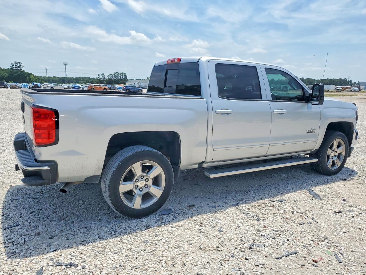 2017 Chevrolet Silverado C1500 Lt - Image 3