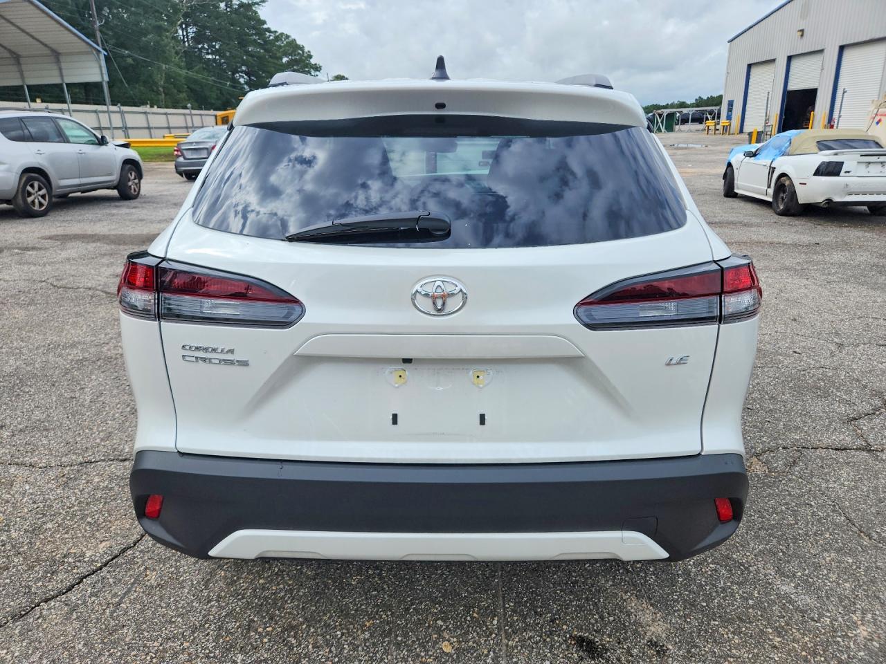 2026 Toyota Corolla Cross Le - Фото 6
