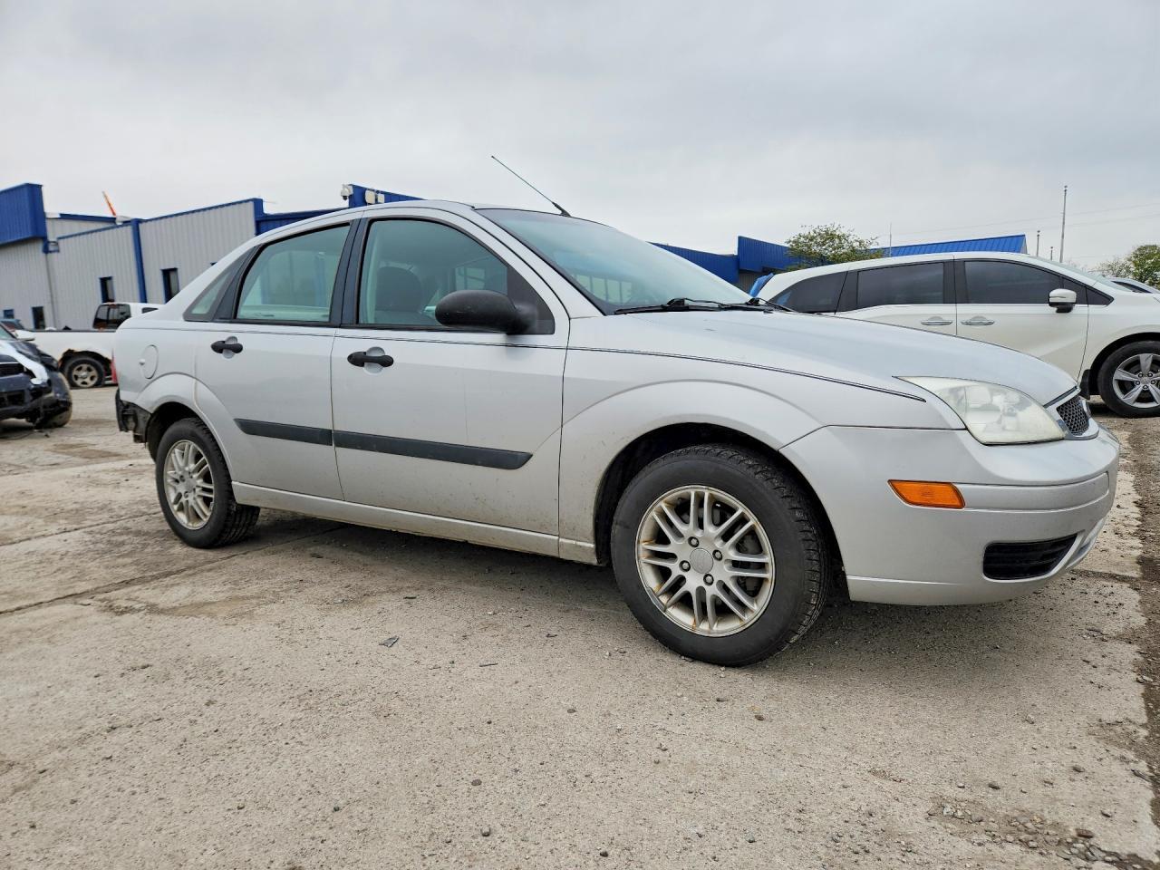 2005 Ford Focus Zx4 - Image 4
