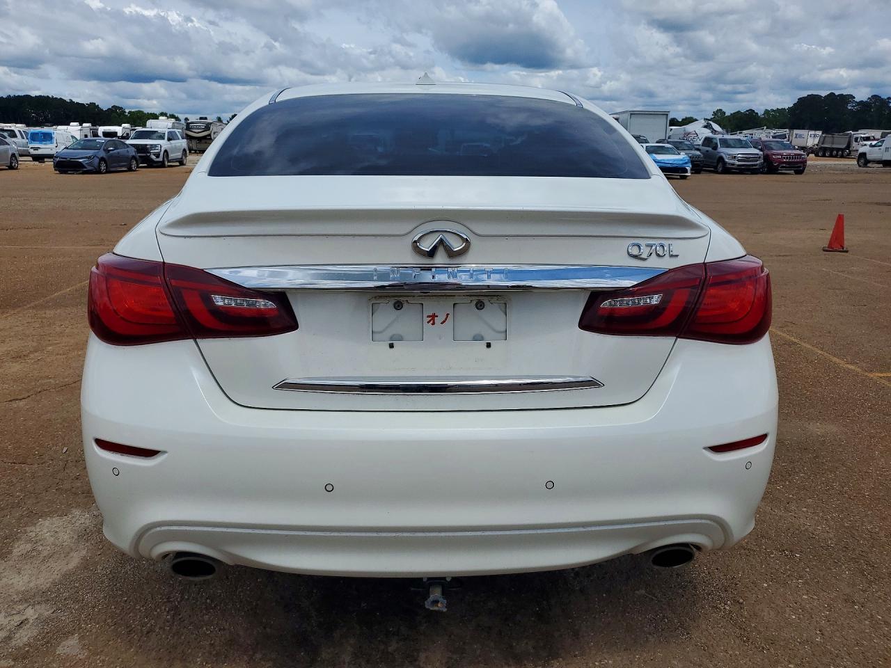 2017 Infiniti Q70L 3.7 - Image 6