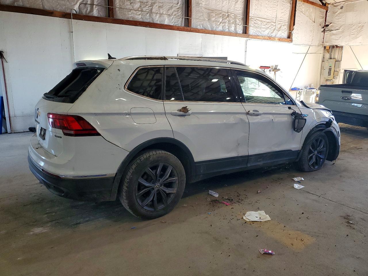 2022 Volkswagen Tiguan Se - Фото 3