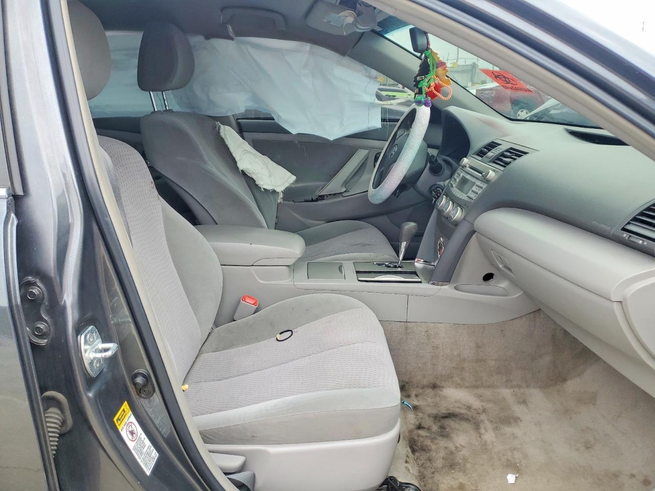 2011 Toyota Camry Le - Фото 7