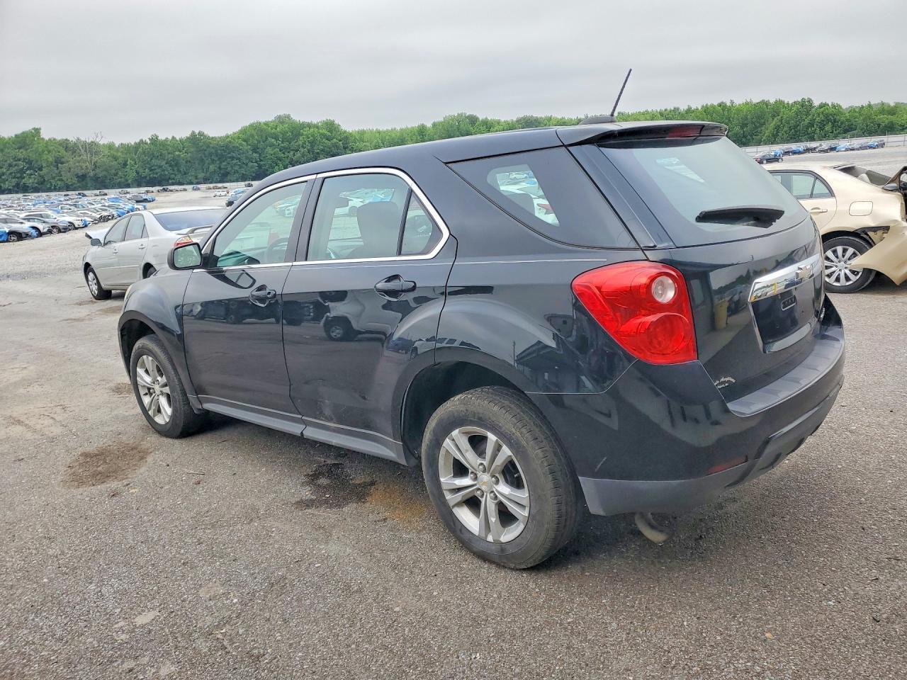 2015 Chevrolet Equinox Ls - Image 2