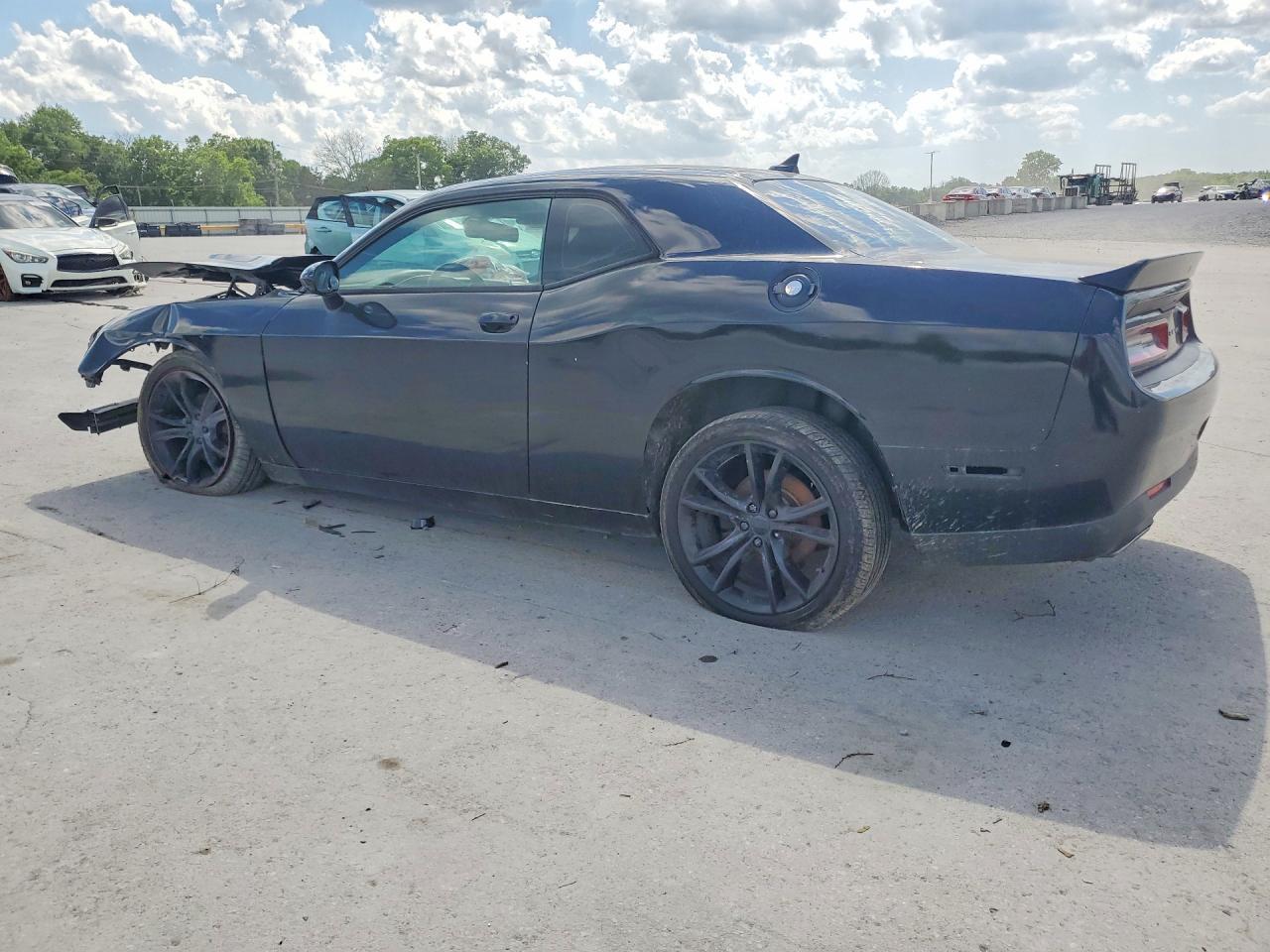 2018 Dodge Challenger Sxt - Image 2