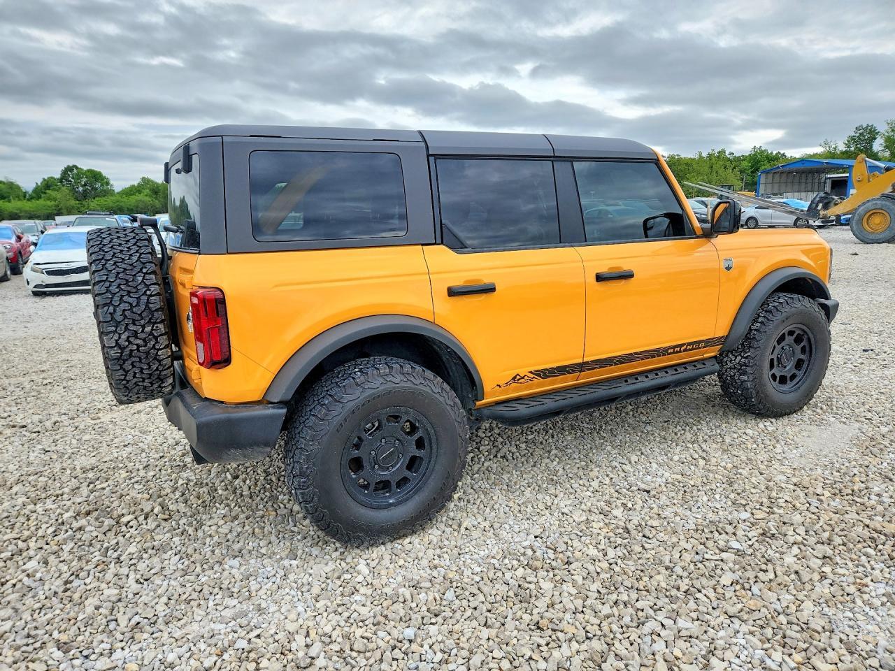 2022 Ford Bronco - Фото 3