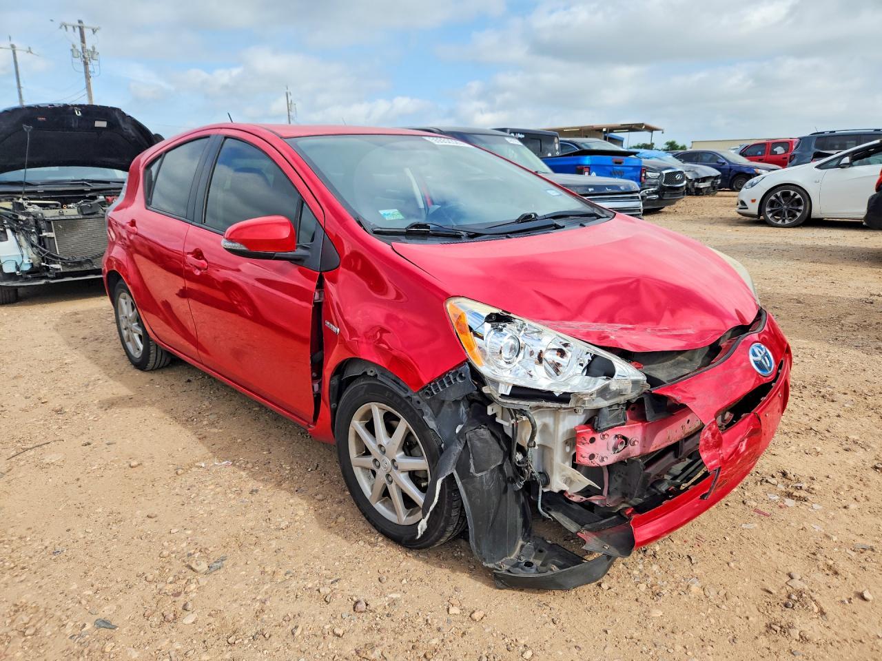 2014 Toyota Prius C Three - Image 4