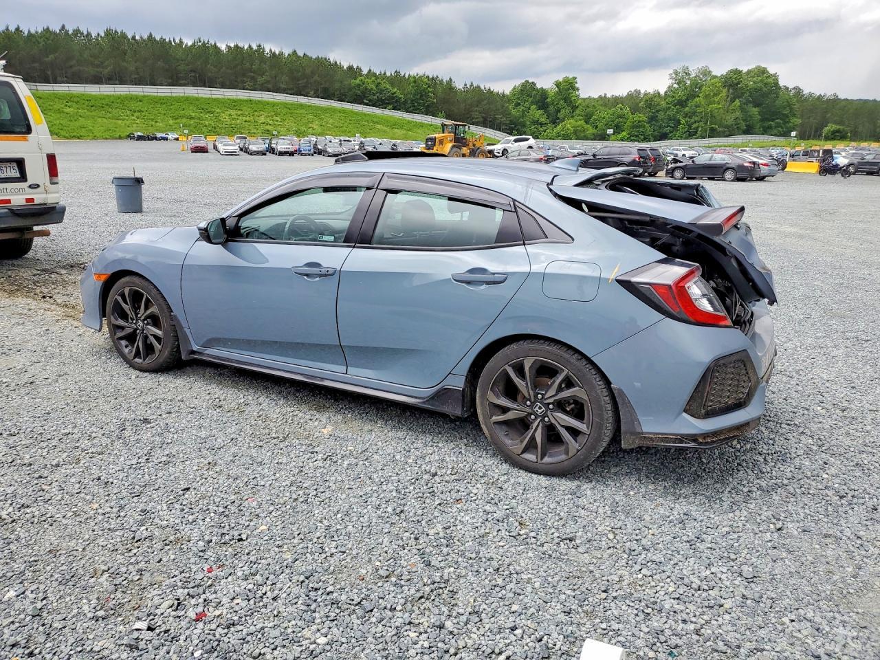 2019 Honda Civic Sport Touring - Фото 2