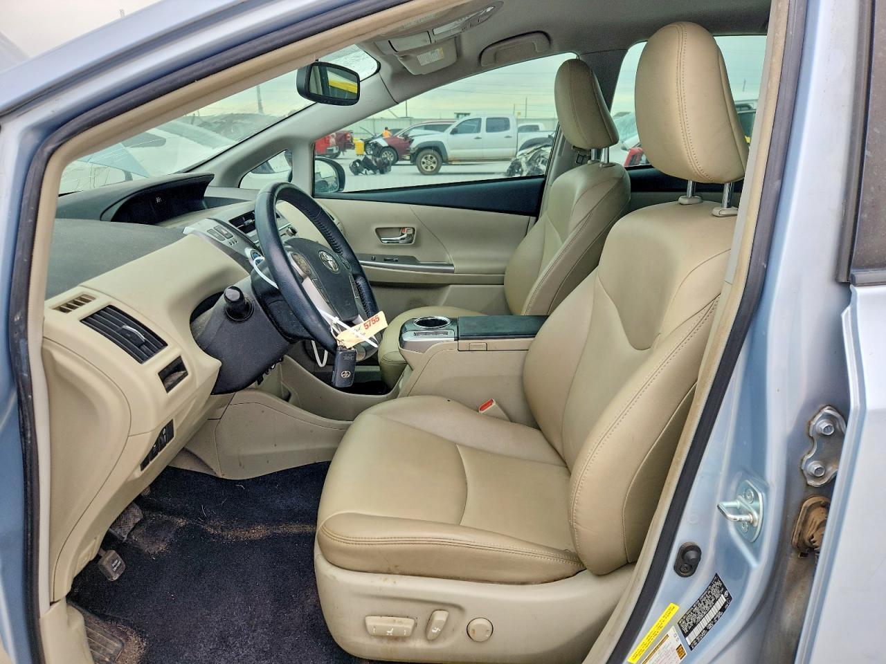 2016 Toyota Prius V Four - Image 7