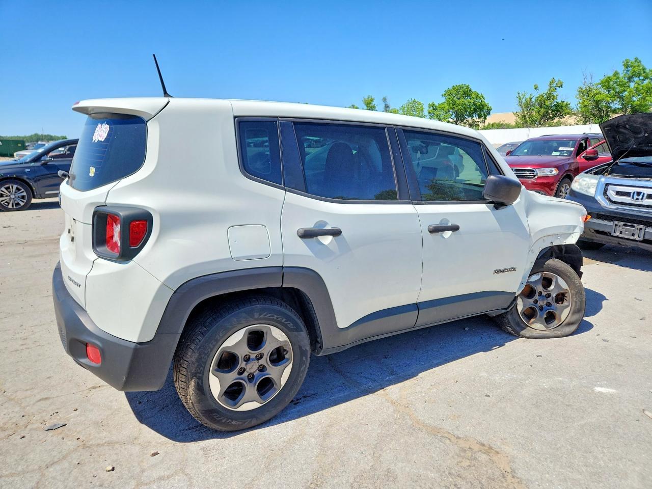 2015 Jeep Renegade Sport - Фото 3