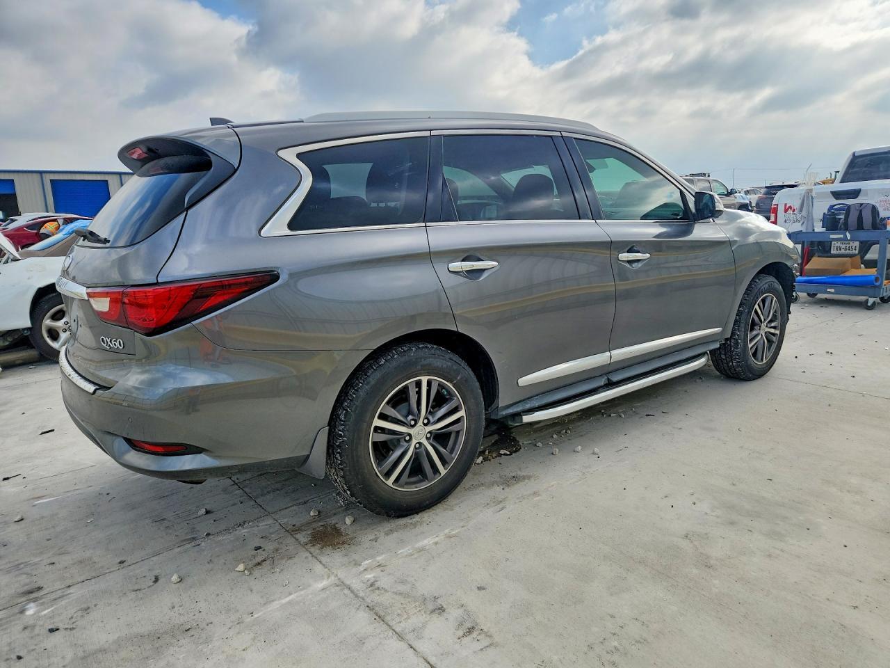 2017 Infiniti Qx60 Base - Image 3
