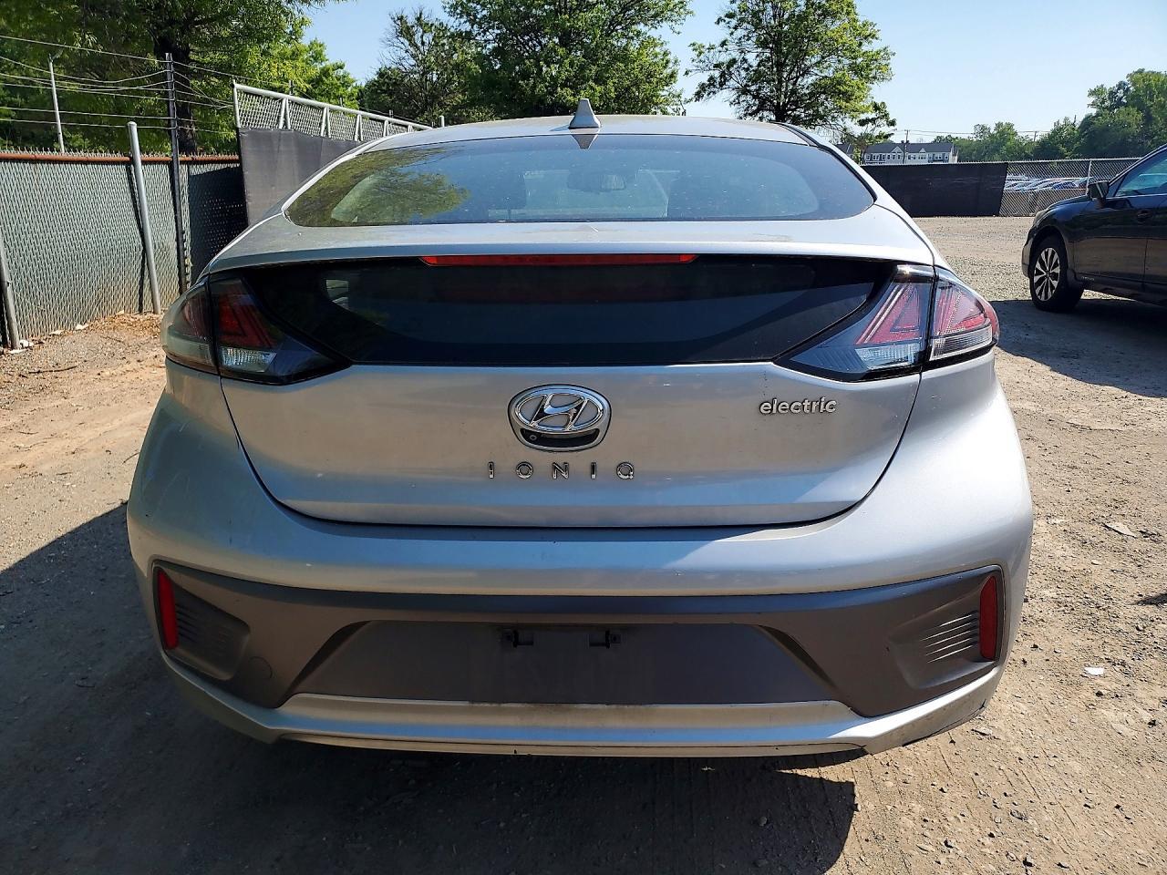 2021 Hyundai Ioniq Se - Image 6