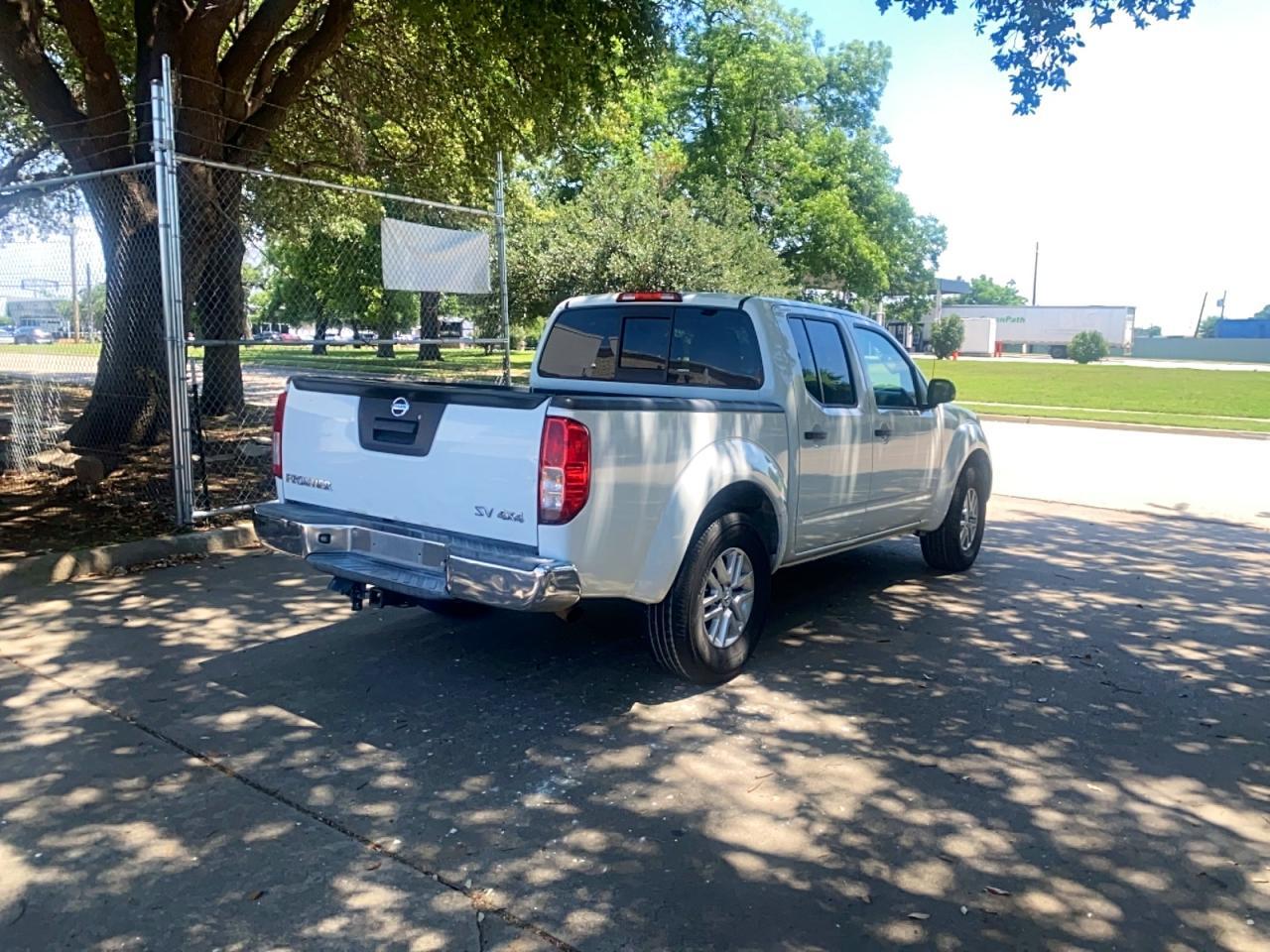 2015 Nissan Frontier Sv - Image 4