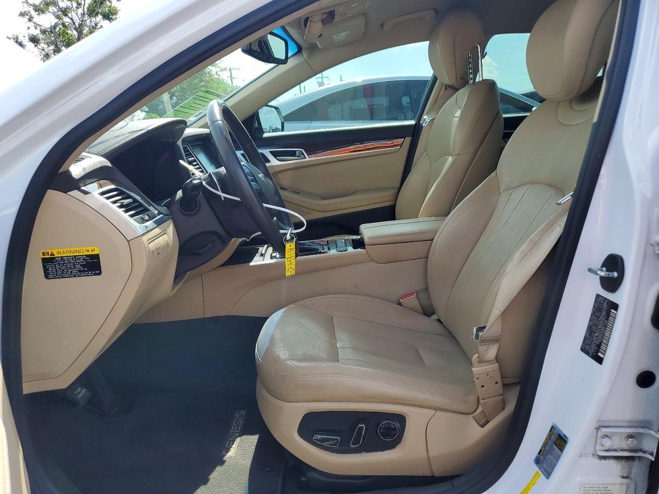 2016 Hyundai Genesis 3.8L - Фото 7