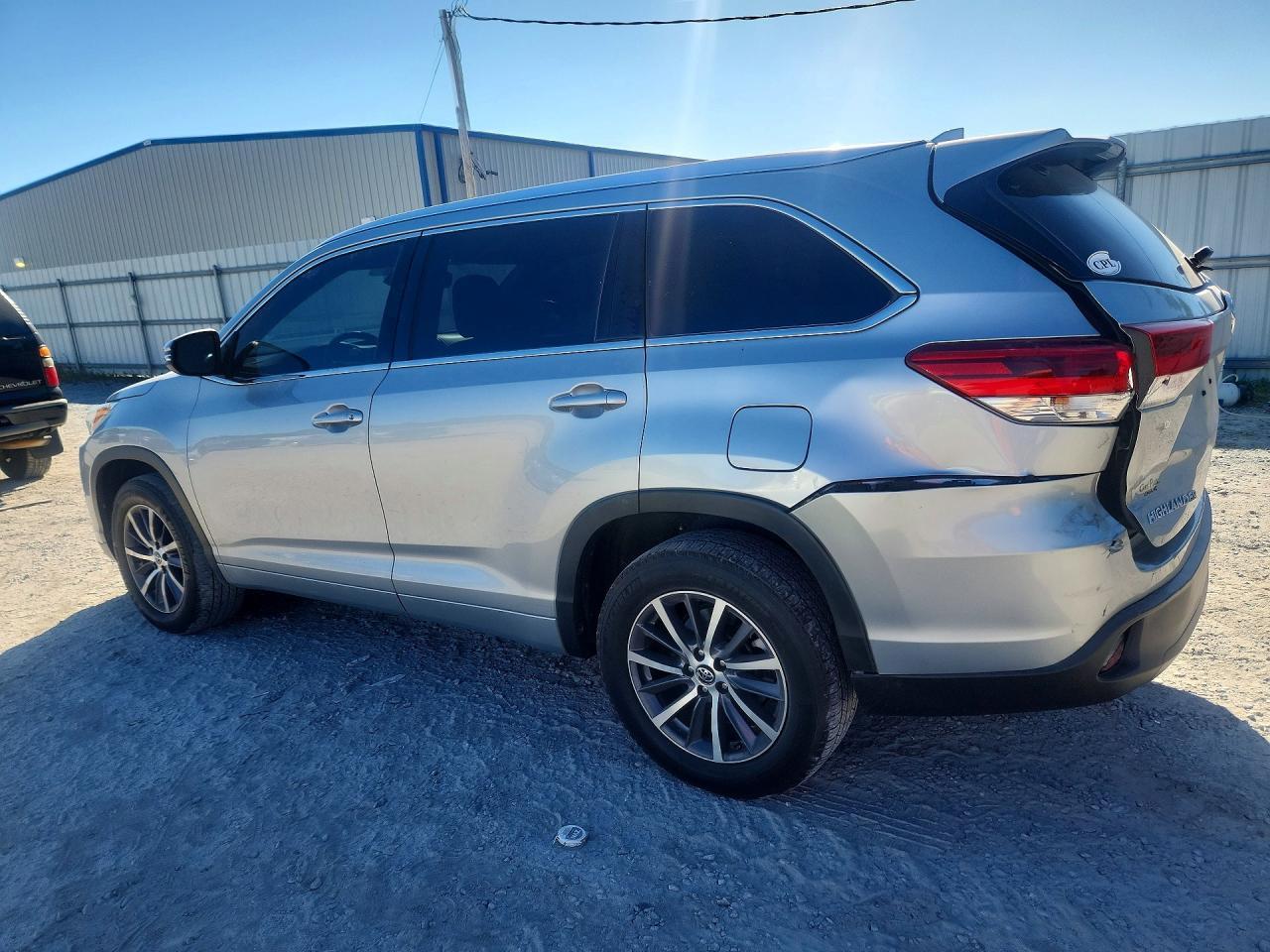 2018 Toyota Highlander Xle - Фото 2