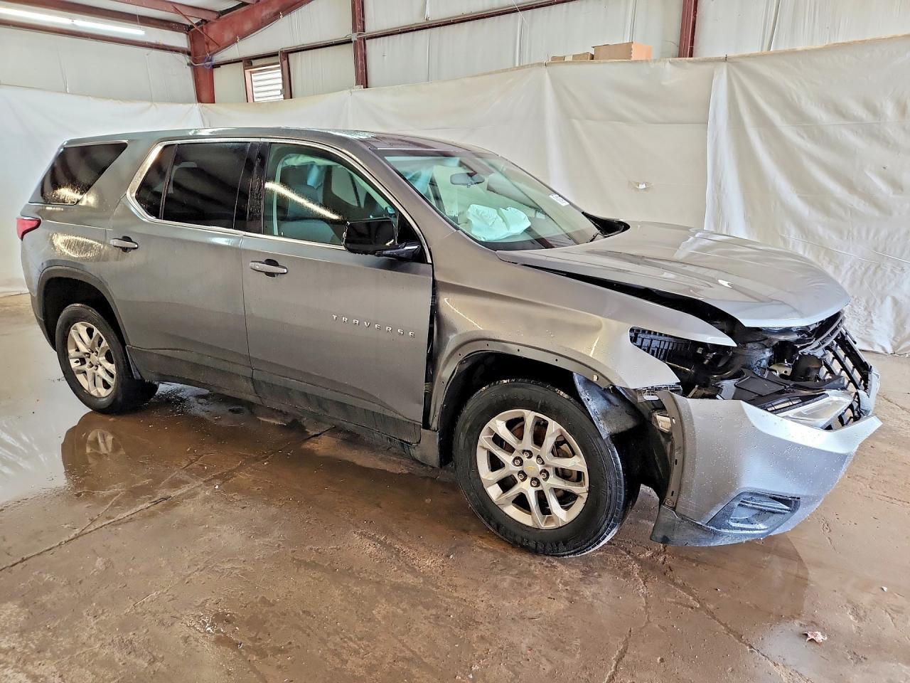 2019 Chevrolet Traverse Ls - Фото 4