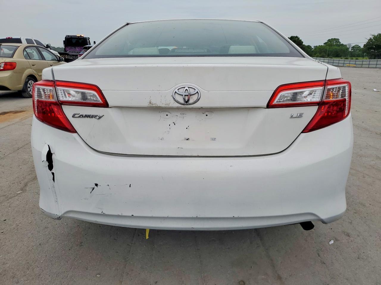 2012 Toyota Camry Le - Image 6