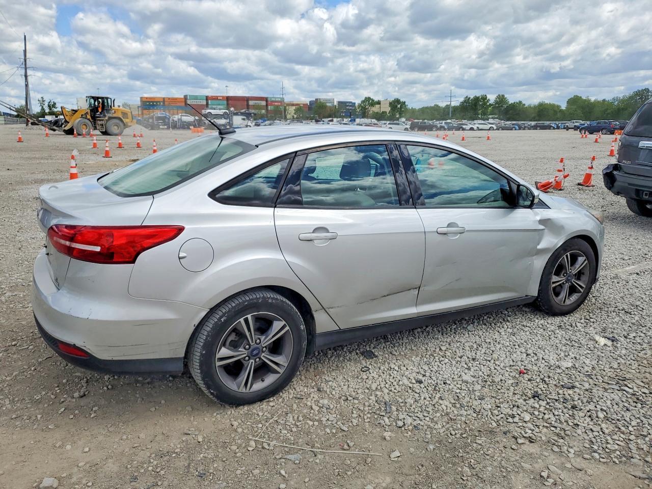 2017 Ford Focus Se - Image 3